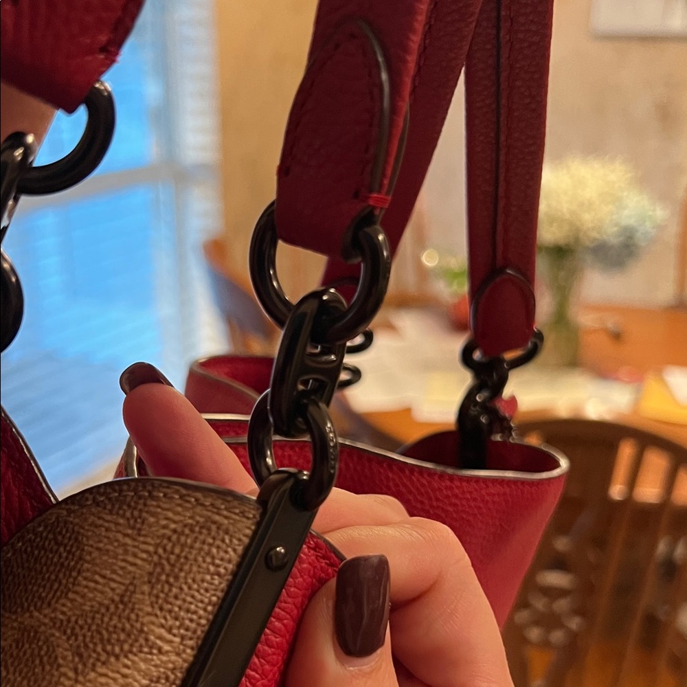 Coach Vibrant Red Leather Shoulder Bag - Picture 3 of 6
